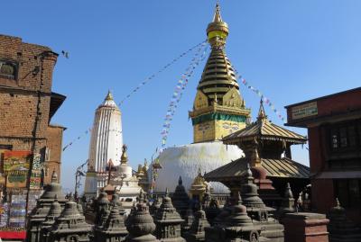 2014新春、ネパール旅行記(34/42)：1月26日(4)：カトマンズ、スワヤンブナート、マハ・チャイテャ、シカラ様式の寺院
