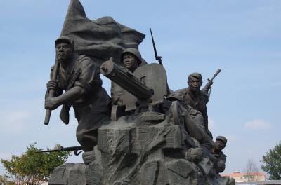 2013年北朝鮮旅行記その7 戦勝記念館、万寿台、金日成広場