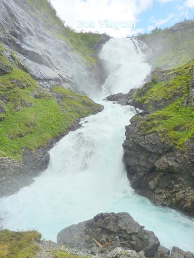 とっておきのノルウェー　あまたの巨大な滝が壮観！フロム鉄道の旅　（Norge 4)