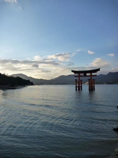 2013年11月　初冬の広島　母と娘の『 食べて、食べて、ちょっと見て 』旅行 （ 宮島編 ）