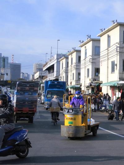 出張ついでに楽しむ、活気溢れる世界最大の魚市場・築地