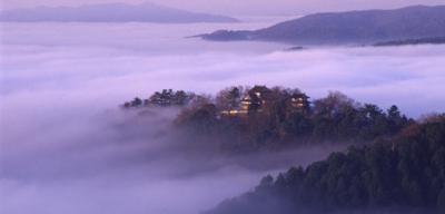 雲海に浮かぶ備中松山城