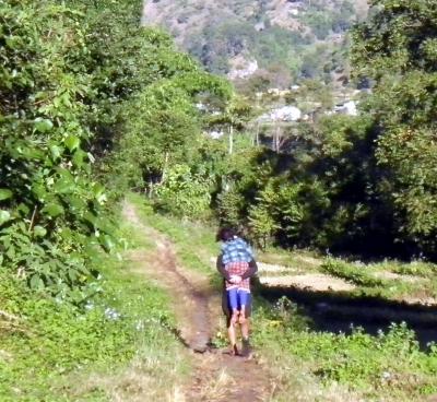 ネパール５８：　シンハ温泉　「ヒマラヤの少女」救援隊