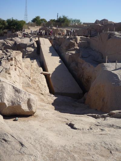 切りかけのオベリスクとアスワンの砂漠　～2009年12月　エジプト旅行記　その１４～