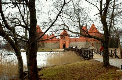 ②　厳寒！？のバルト三国へ・・・リトアニアの首都ヴィリニュス市内観光とトラカイ城