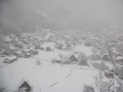 白川郷：夜行バスと夜行列車で行く０泊３日の旅