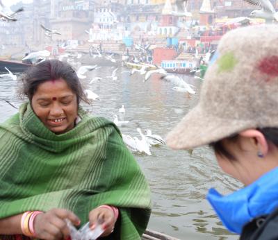 2013 インドへ　Shanghai・Delhi・Varanasi・Agra　早朝のボートクルーズと LOTUS LOUNGE の朝ご飯 編