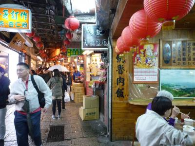 ３月の台北は、寒い！（＊＿＊）雨の九分.編♪