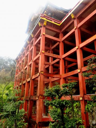 鹿島市・祐徳稲荷神社　本殿は総漆塗極彩色　☆衣食住・生活全般の守護神