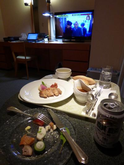 １９．年明けの沖縄～鹿児島～大分出張　江戸前鮨 月の木　大分オアシスタワーホテル（旧 大分全日空ホテルオアシスタワー）ルームサービスの夕食