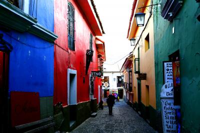 ウユニ塩湖の玄関口、世界一標高の高い首都ラパスの旅