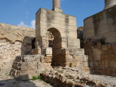 アントニヌス帝の共同浴場跡。ローマ時代の繁栄の証。カルタゴの複雑な歴史。