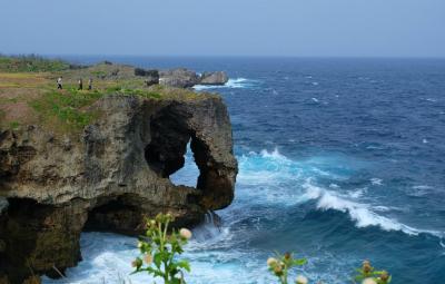 沖縄ツアー　３日めは　万座毛　琉球村