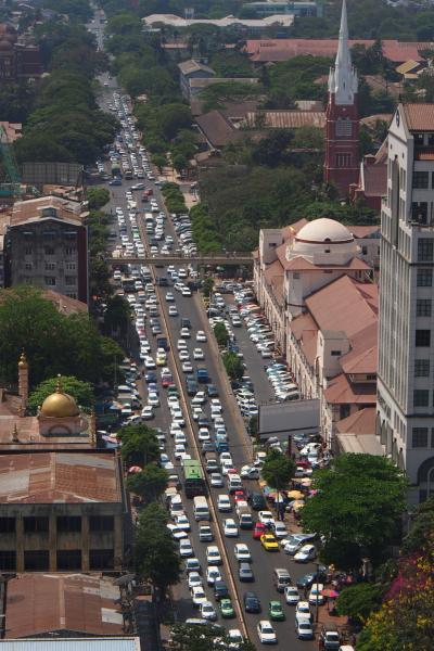 ヤンゴン　ぶらぶら～　　ヤンゴン/成田
