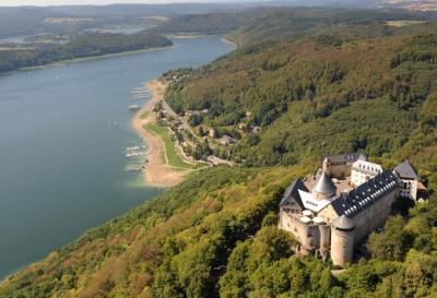  ≪山上に勇壮な姿を見せるヴァルデック城の築城伝説 Die Sage von der Gruendung der Burg Waldeck≫