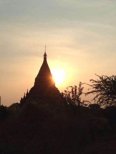 念願のバガン遺跡へ！！（夜行バスで行くバガン。そしてヤンゴンへ。）