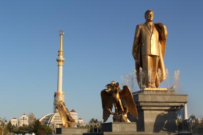 謎の国”トルクメニスタン”　首都アシガバード散策