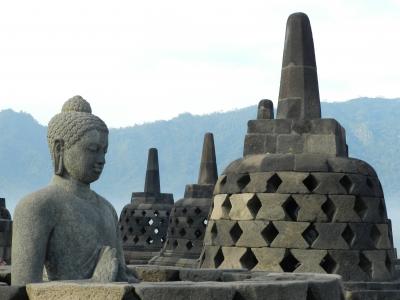 ヒンドゥー教と仏教の史跡を巡る旅3（ボロブドゥール遺跡＆プランバナン遺跡編）