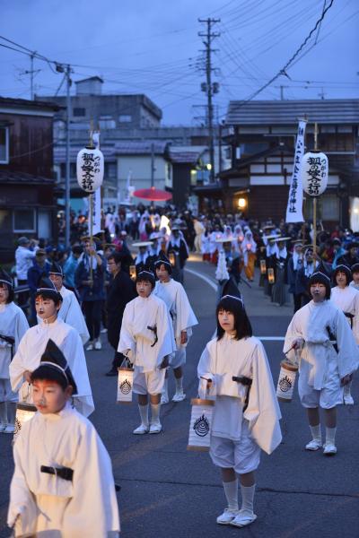 2014年５月3日, 第25回　つがわ狐の嫁入り行列　”その2　（ 狐の嫁入り行列,子ぎつねの祝踊り）”美白の白無垢姿の花嫁さんを重点的に撮影 (*^^*)