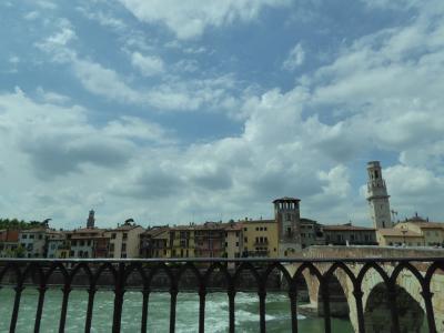 初夏の優雅な北イタリア旅行♪　Ｖｏｌ３２（第３日目昼）　☆ベローナ(Verona)：サン・ゼーノ・マッジョーレ教会(San Zeno Maggiore)からタクシーでPalazzo Giusti del Giardinoへ♪