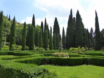 初夏の優雅な北イタリア旅行♪　Ｖｏｌ３３（第３日目昼）　☆ベローナ(Verona)：美しい庭園「Palazzo Giusti del Giardino」を優雅に鑑賞♪