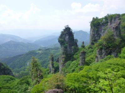 日本三大奇景　新緑の妙義山