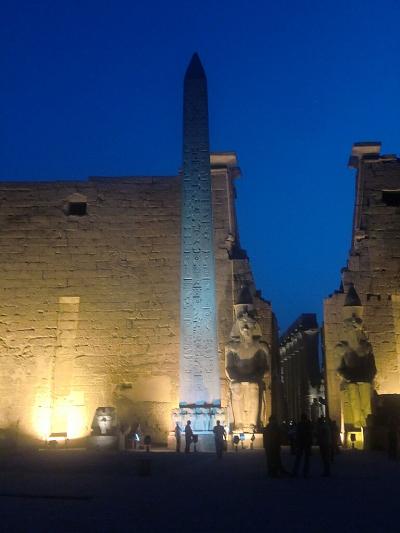 ルクソール・東岸：　カルナック神殿とルクソール神殿