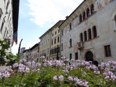 初夏の優雅な北イタリア旅行♪　Ｖｏｌ７０（第５日目午後）　☆トレント（Trento)：Piazza del Duomo（ドゥオーモ広場）からCastello del Buonconsiglio（ブオンコンシリオ城）へ優雅な散策♪