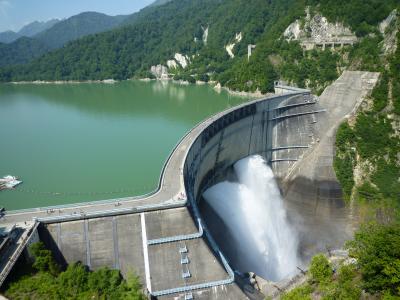 黒部ダムの放水が見たくて