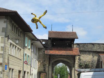 スイスパスを使って思いっきり楽しむ！⑦空飛ぶカエルの街ヌーシャテル湖畔にあるエスタヴァイエ・ル・ラック