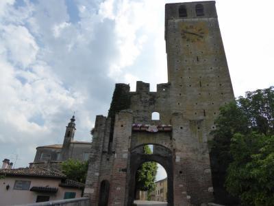 初夏の優雅な北イタリア旅行♪　Ｖｏｌ１６０（第１０日目午後）　☆カステッラロ・ラグゼッロ（Castellaro Lagusello)：憧れの城壁の村へ♪