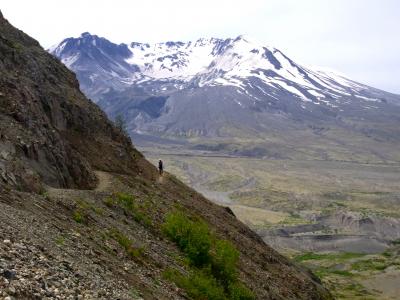 マウント・セントヘレンズで、ハイキング+オートキャンプ