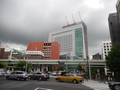 雨天の日本橋付近の風景