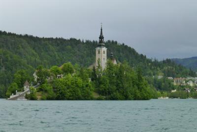 スロベニアとアドリア海の真珠　クロアチア　出発から3日目まで　リュブリャナ　ブレッド湖     ポストイナ鍾乳洞                          