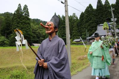 旅するイルカ♪　京都　美山　祇園社の神楽へ　Part 2　（練り歩き編）