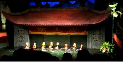 ベトナムの首都ハノイと世界遺産ハロン湾4泊5日の旅（台北経由にて）3日目タンロン水上人形劇鑑賞