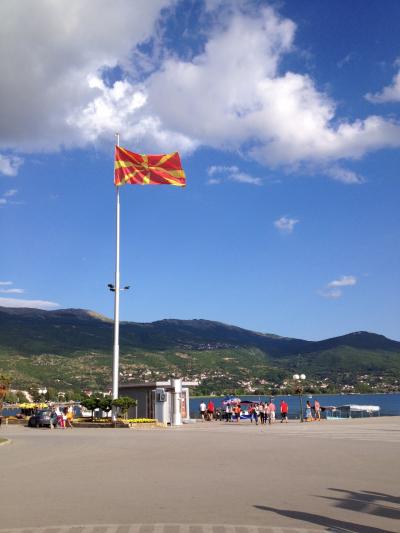 東欧・バルカン旅行その13 マケドニア:湖畔の街オフリドと、観光地化に必死な首都スコピエ