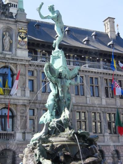 聖堂巡礼　番外編　ベルギー：アントワープ　2014