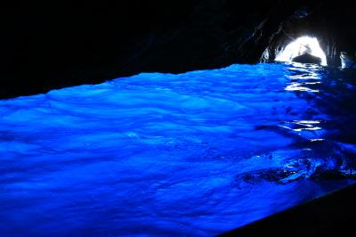 奥様ご満足イタリアの旅【ノウハウ】 （４）カプリ島～無理して入った“青の洞窟”