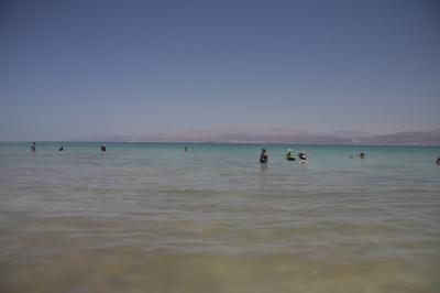 【イスラエル】死海で初浮遊