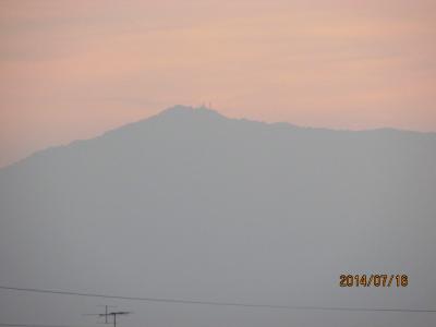 相模国分寺跡を往く。（６）大山に沈む夕日。