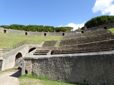 真夏の優雅な南イタリア旅行　ナポリ×プーリア州♪　Ｖｏｌ７（第２日目午前）　☆ポンペイ（Pompei)：大体育場や円形闘技場など古代ローマ時代を見つめて♪