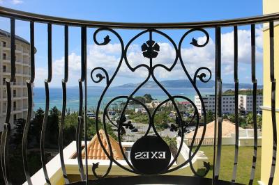 えっ、楽しみにしていた座間味島に行けない？！・・・それなら別プランで楽しみましょ♪リーガロイヤルグラン＆エグゼスで過ごす真夏の沖縄５日間【３日目：ホテルのプールで遊んだ後は美ら海方面へ】