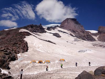 マウント・レーニア、キャンプ・ミュアへのハイキングとパラダイス・イン