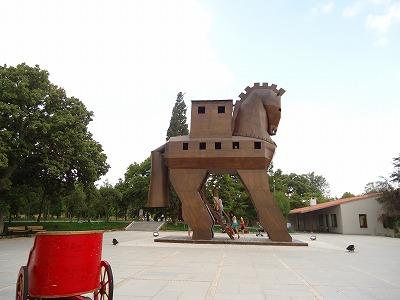 トルコ遺跡を見て回る