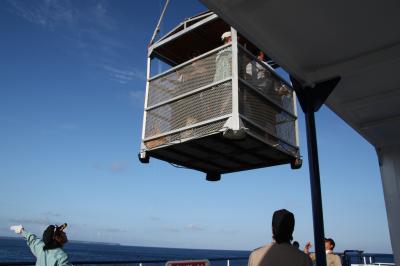 絶海の孤島、南大東島へ２　念願の“クレーンで吊られる”体験