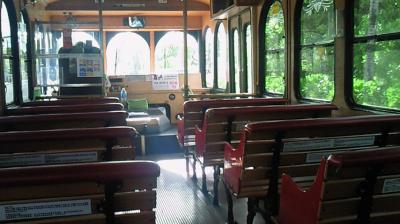 バスで巡るグアム、話題の迷所巡りマニアック半日市内観光（バス見物・夕食付き）。