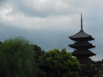 身は高野　心は東寺に　おさめをく　空海