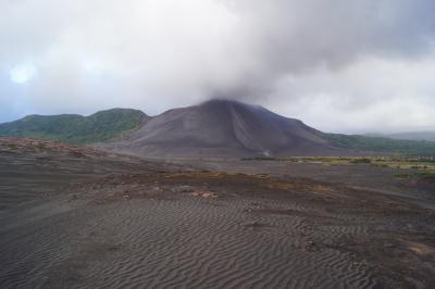 火山・人・ビーチ～バヌアツ共和国（エファテ島～タンナ島）。