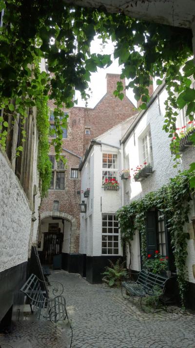 2014夏 ドイツ・ベルギー母子旅 4-2. アントワープ <中世の小道・ステーン城>